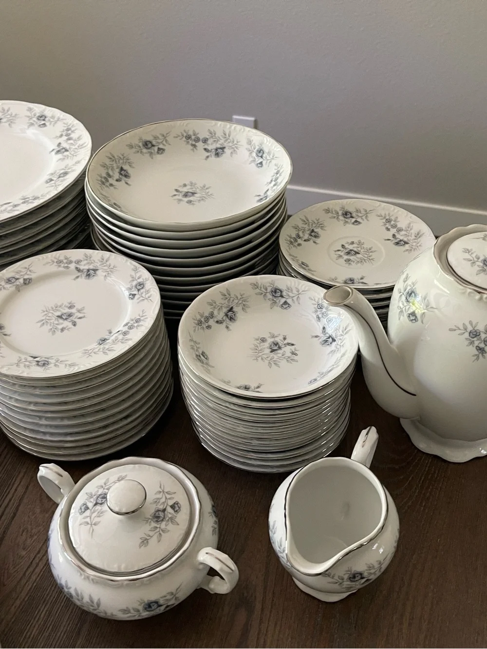 Antique Baroque Bleu by Danielle fine china from Japan